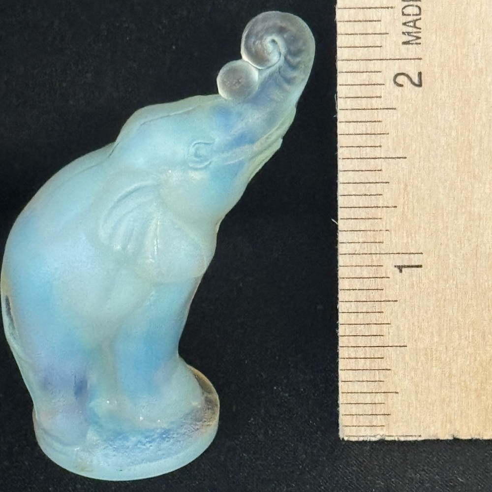 Vintage Signed Sabino France Opalescent Glass Elephant Figurine - Picture 4 of 5